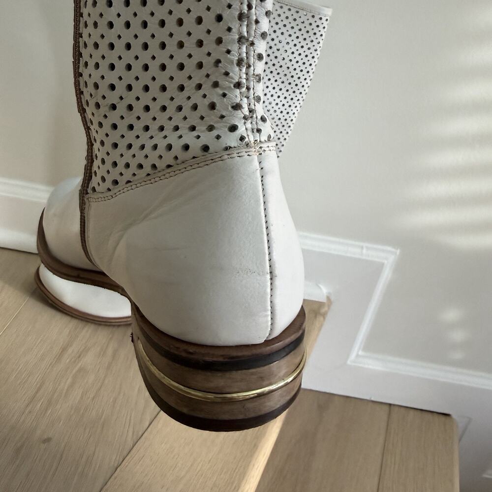 Vintage White Perforated Leather Boots Pronto Moda Baranetti Size 38 - Picture 8 of 12